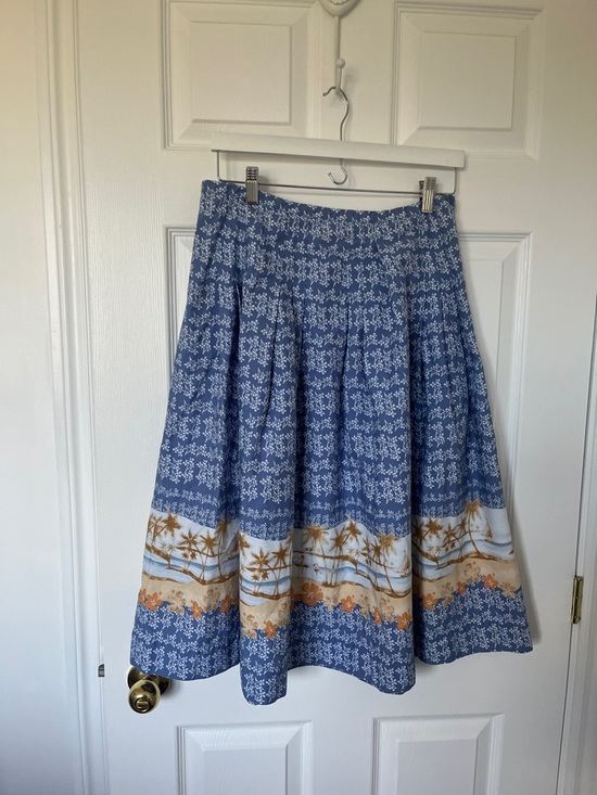 Liz Claiborne Dresses & Skirts - Liz Claiborne Blue Floral Border Midi Skirt with Tan Accent